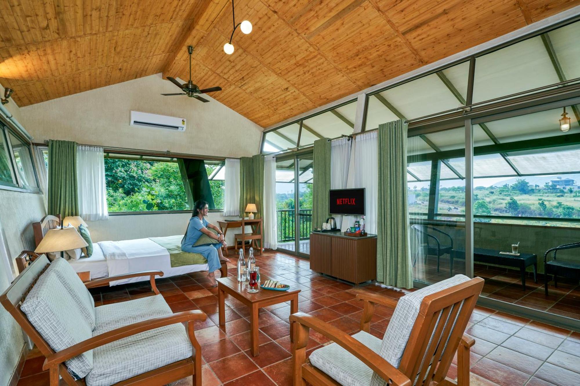 Grape County Eco Resort & Spa, Nashik Buitenkant foto